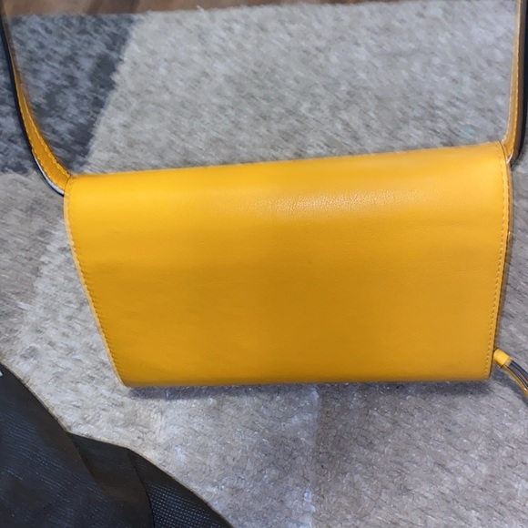 Beautiful Vera Wang yellow purse! - Picture 5 of 5